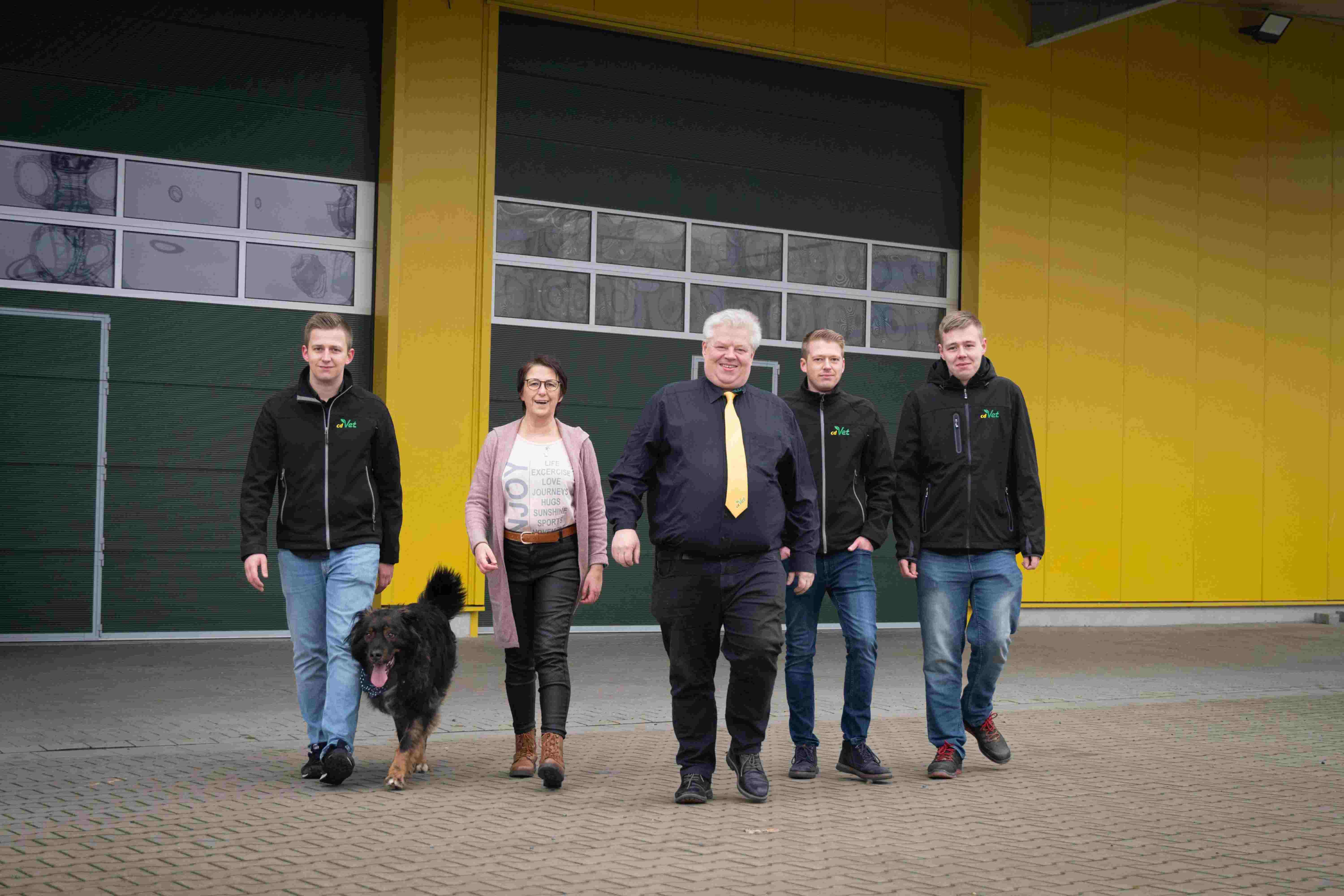 Leute, Hosen, Mantel, Jacke, Gruppenschuss, Leute, Hosen, Mantel, Jacke, Gruppenschuss, Leute, Hosen, Mantel, Jacke, Gruppenschuss